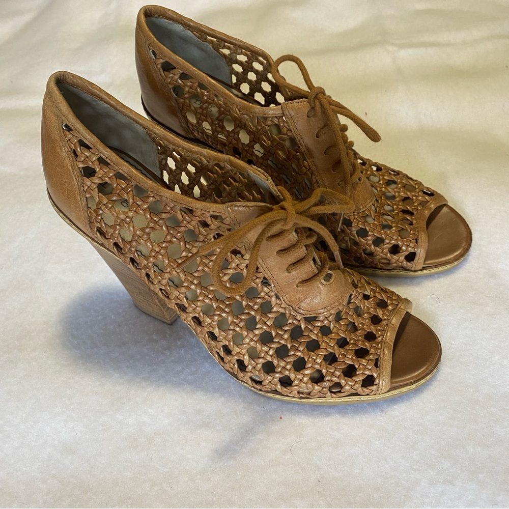 Hinge Tan Leather Rattan Lattace Woven Peep Toe Lace Up bootie stacked heels 9